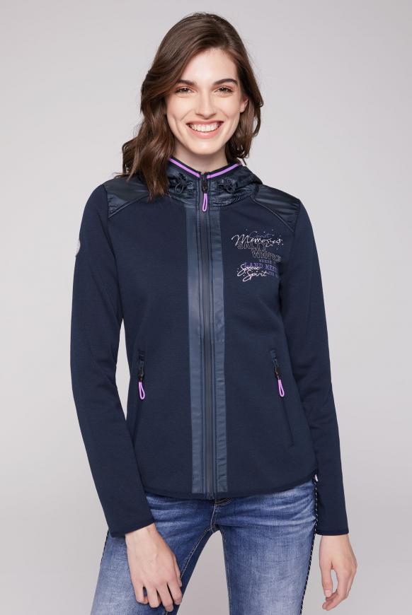 Kapuzenjacke im Materialmix