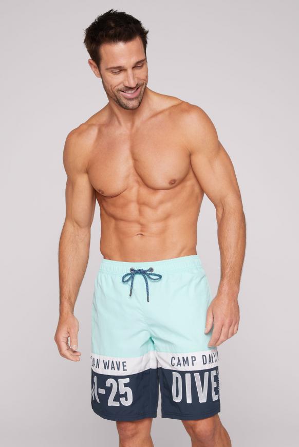 Lange Beachshorts mit Colour-Blocking cool mint
