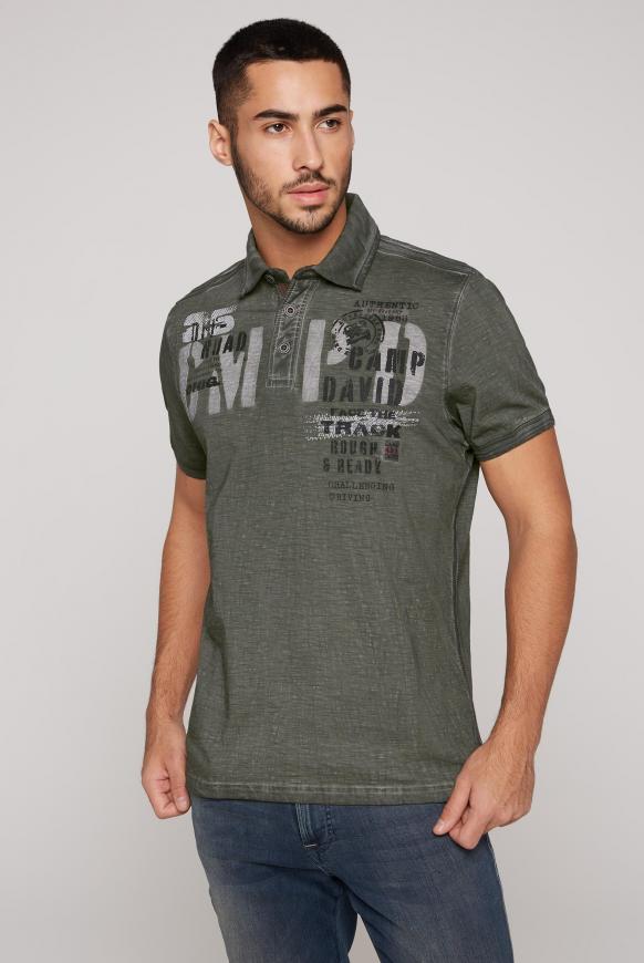 Polo Oil Dyed mit beidseitigen Label Prints khaki