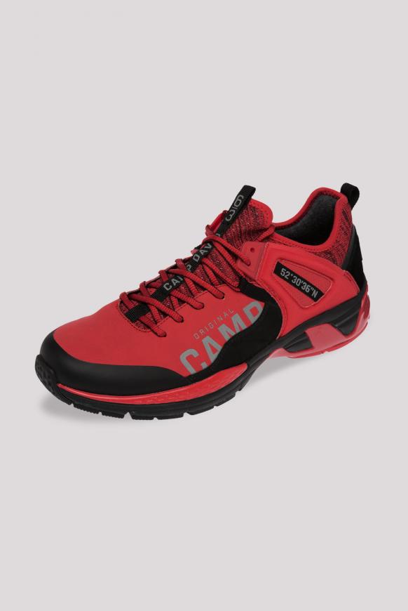 Sneaker im Materialmix mit Logo-Design mission red