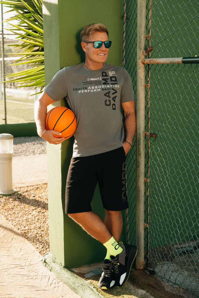 Dieter Sports Club Look1