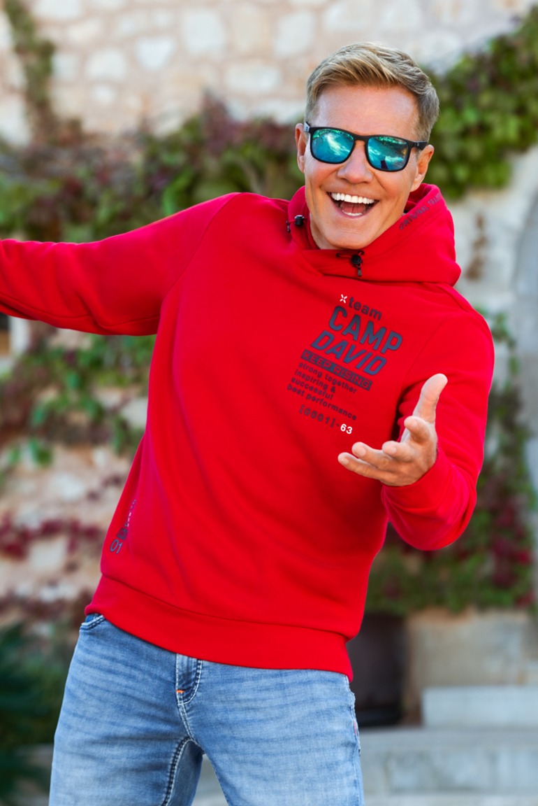 Hoodie mit Rubber Artworks rising red