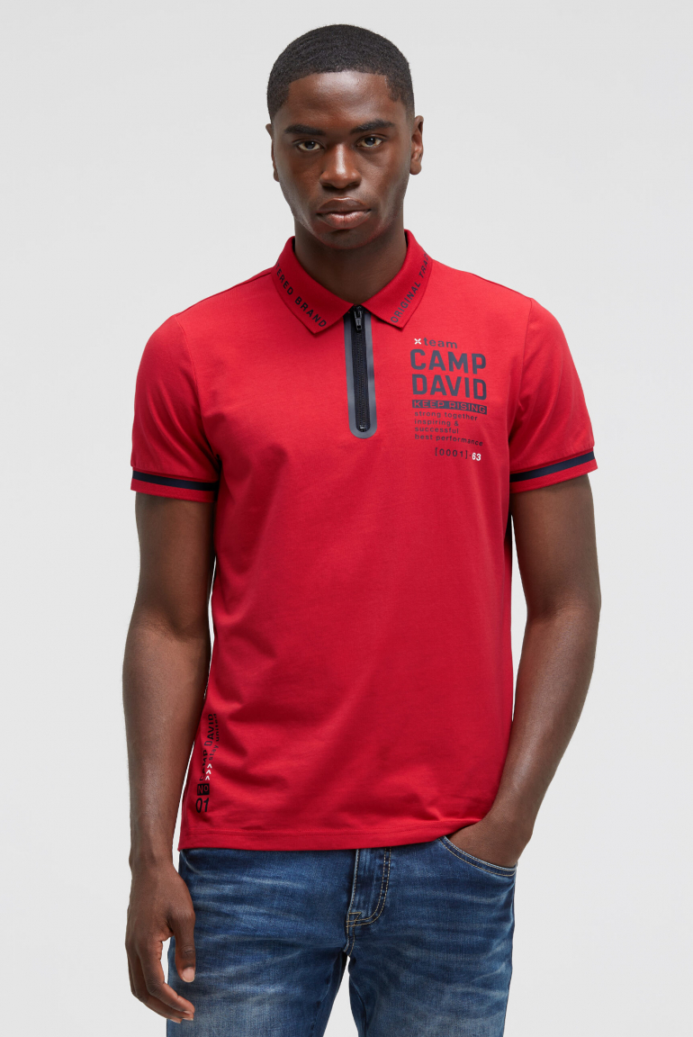 Kurzarmpolo mit Zipper und Folienprints rising red