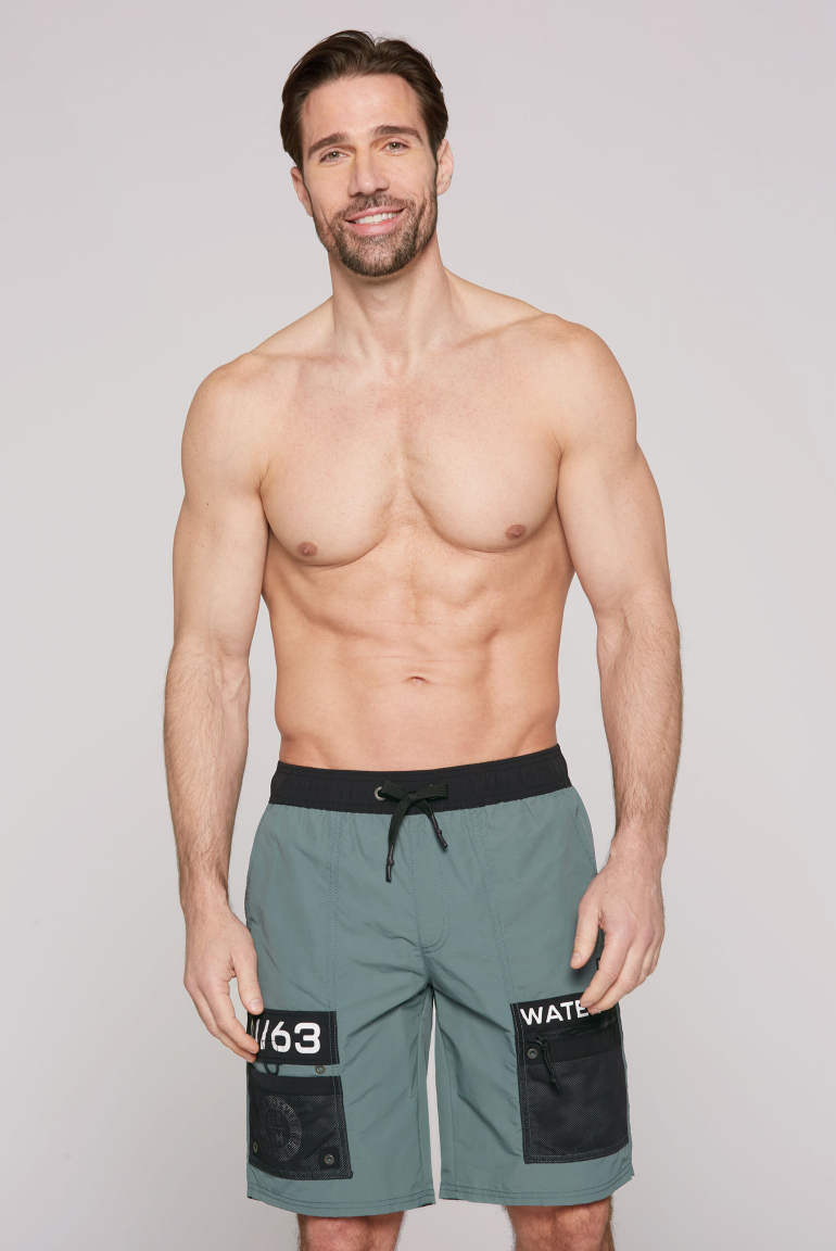 Lange Badeshorts im Cargo-Stil dark sage