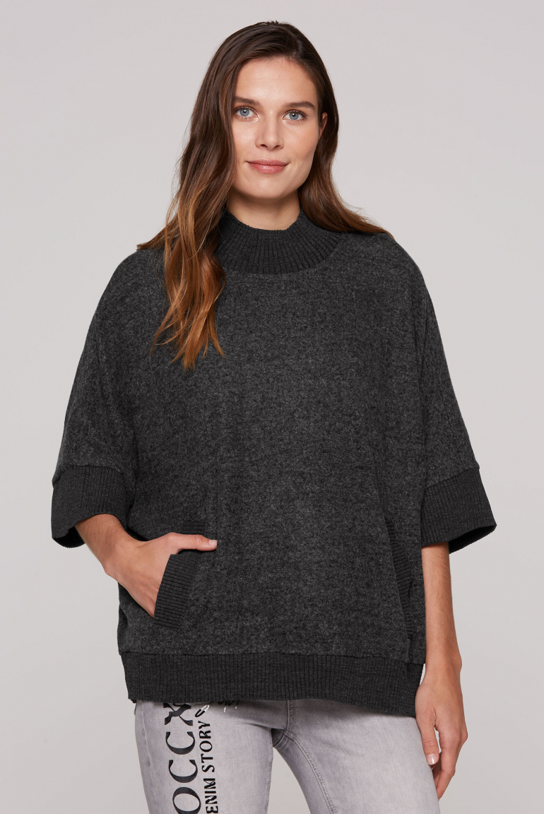 Oversized Pullover mit Stehkragen und Taschen black