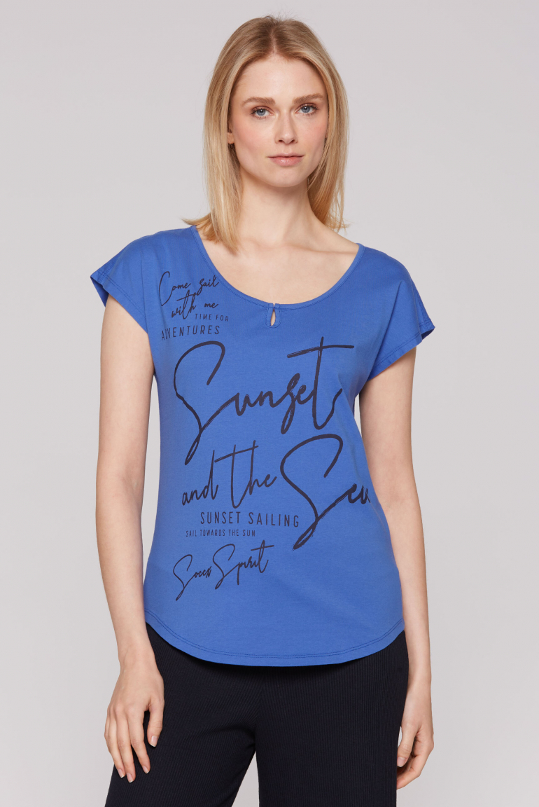 Shirt mit tonigem Glossy Wording Print vividblue