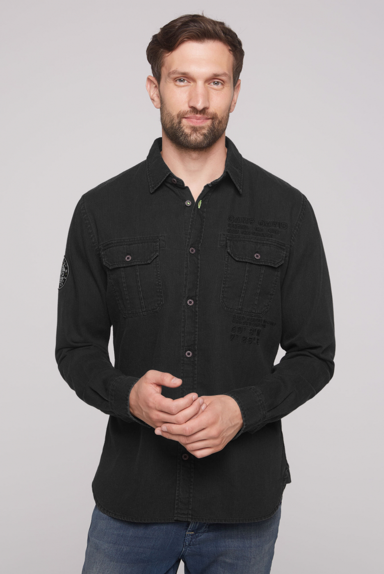 Strukturiertes Langarmhemd mit Klappentaschen washed black
