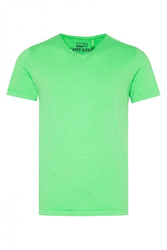 Basic T-Shirt mit V-Neck und Used-Optik green summer