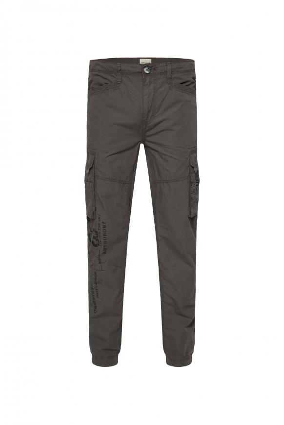 Leichte Cargohose mit Label Prints