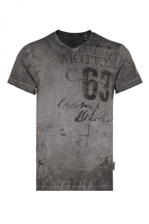 T-Shirt mit V-Neck und All Over Print mud