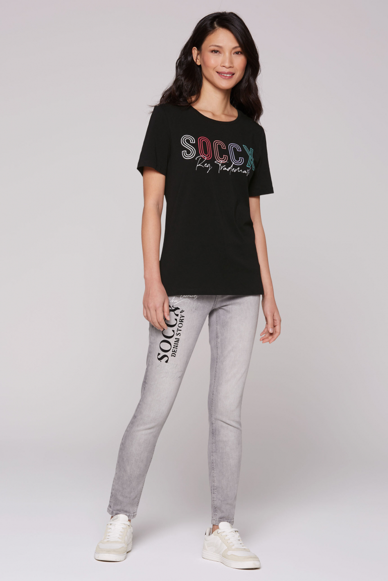 Basic T-Shirt mit Rundhalsausschnitt und Logo