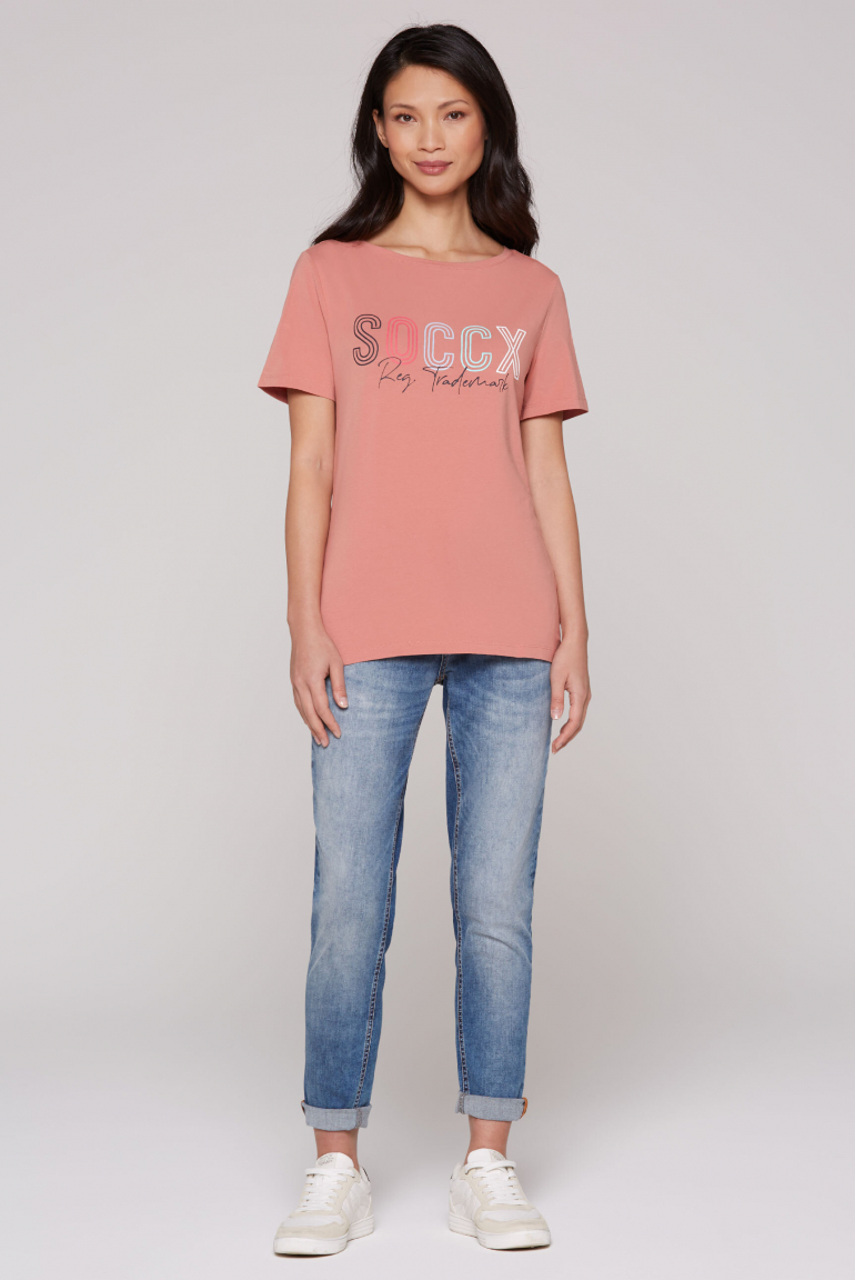 Basic T-Shirt mit U-Boot-Ausschnitt und Logo