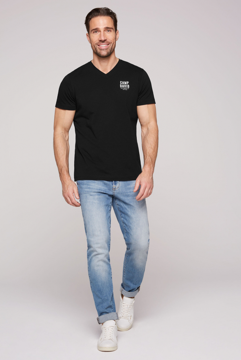 Basic T-Shirt V-Neck mit Logo Print