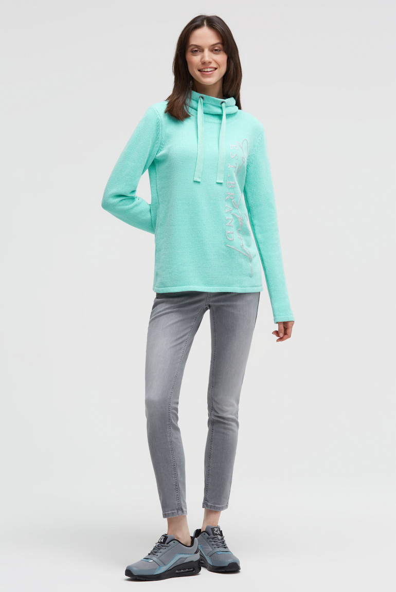 Chenille-Pullover mit hohem Kragen und Artwork