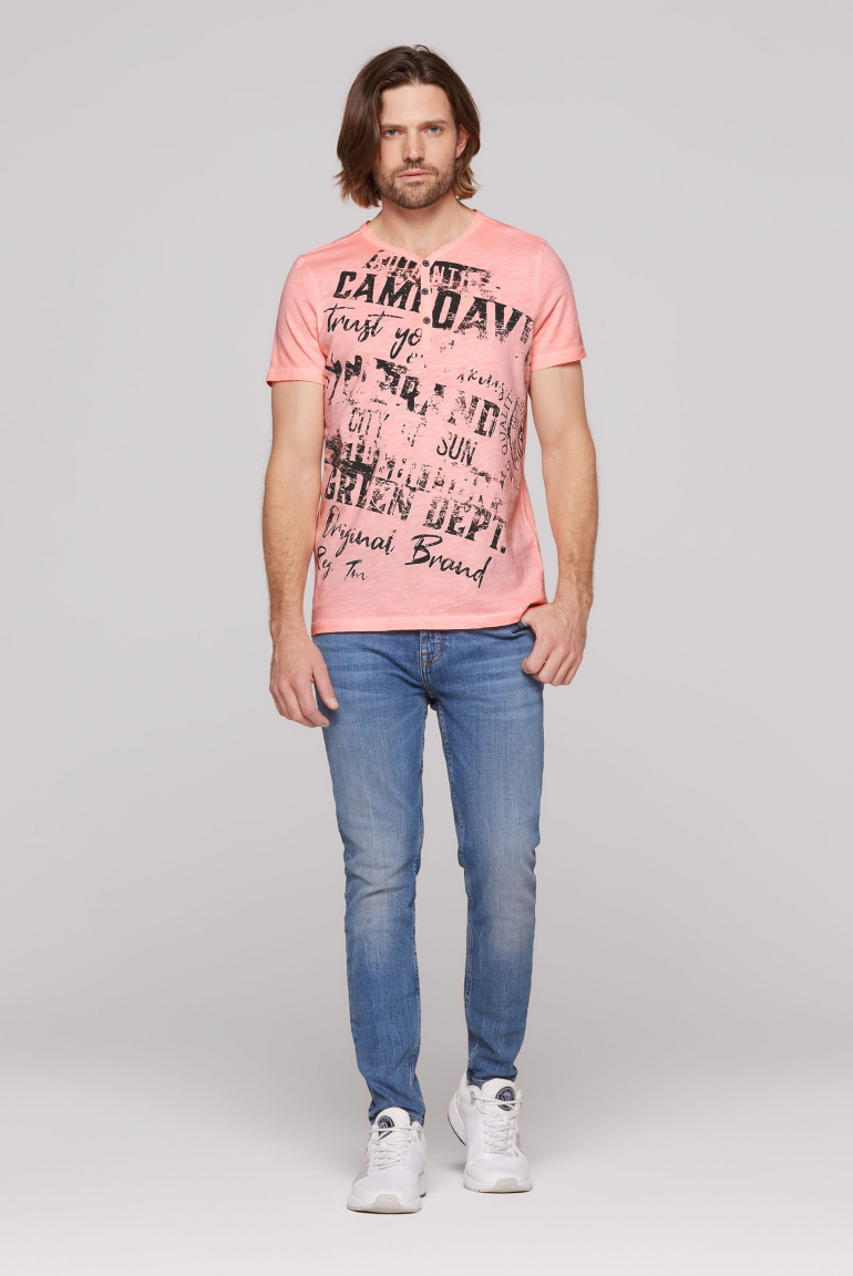 Henley-Shirt mit Wording Print im Used Look