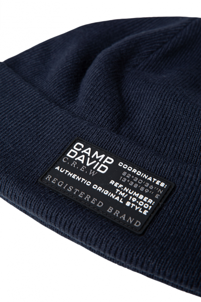 Rippstrickmütze mit Label Patch