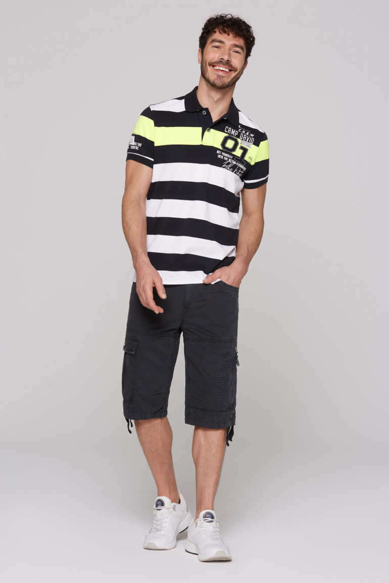 Skater Shorts aus Twill mit Logo-Stickerei