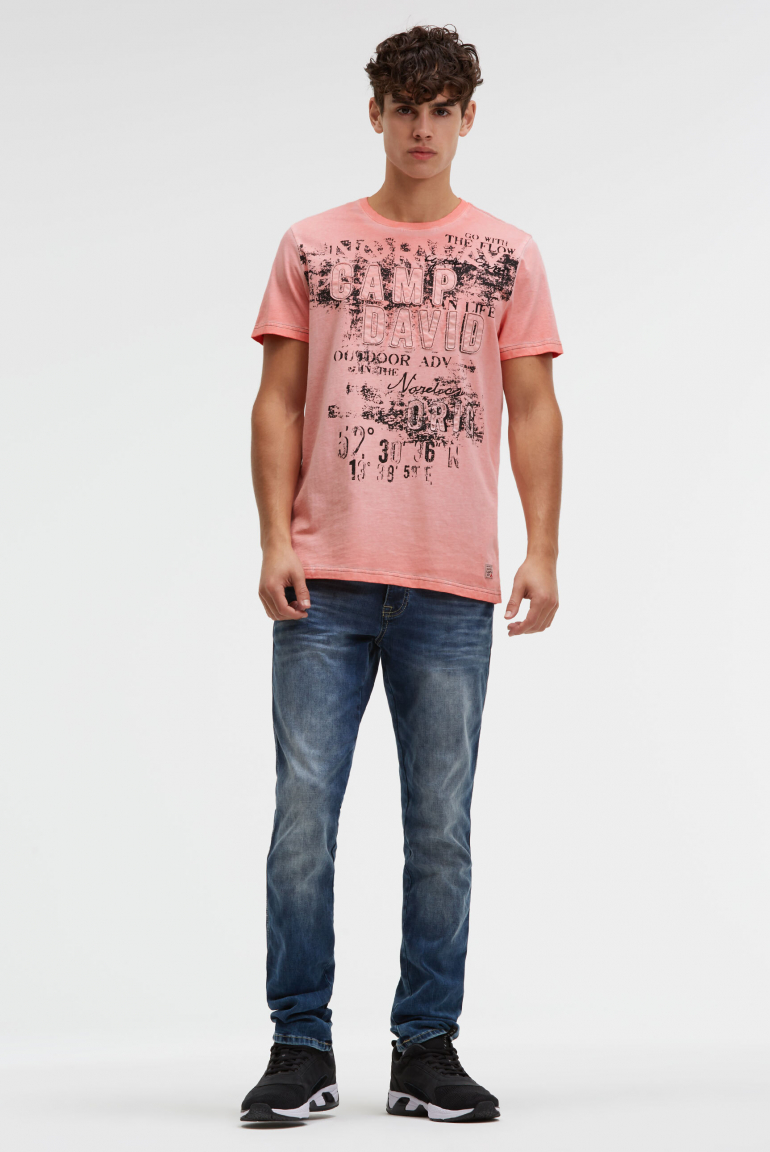 T-Shirt im Used Look mit Logo-Applikationen