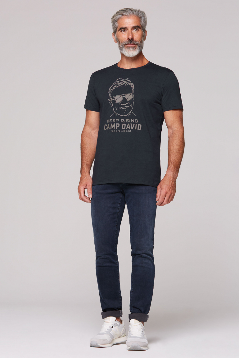 T-Shirt mit Mega Print
