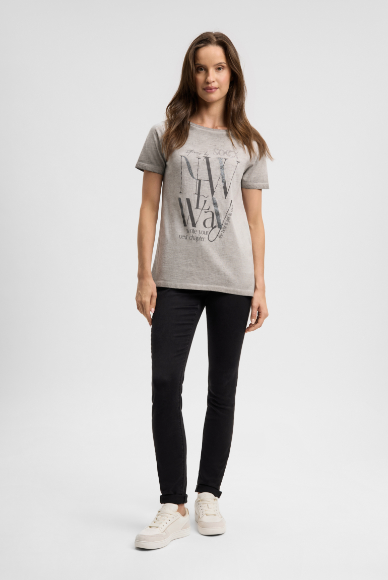 T-Shirt mit U-Boot-Ausschnitt und Artwork