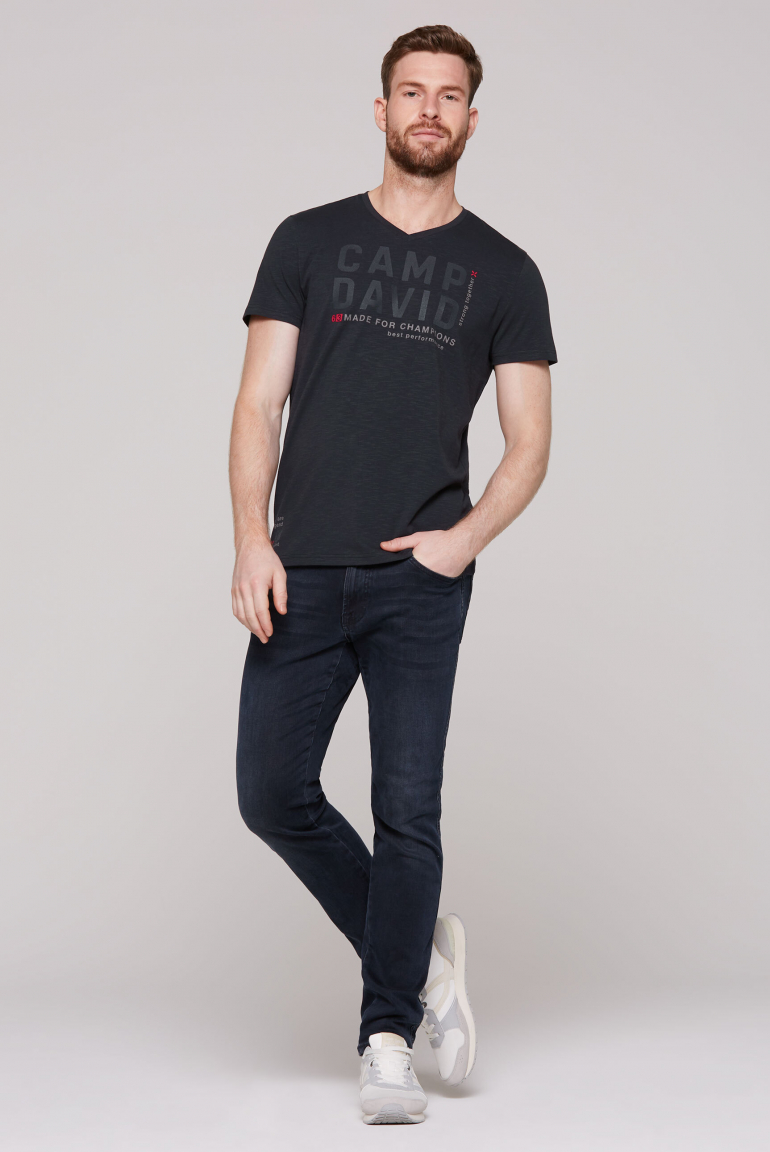 T-Shirt mit V-Neck und Rubber Prints