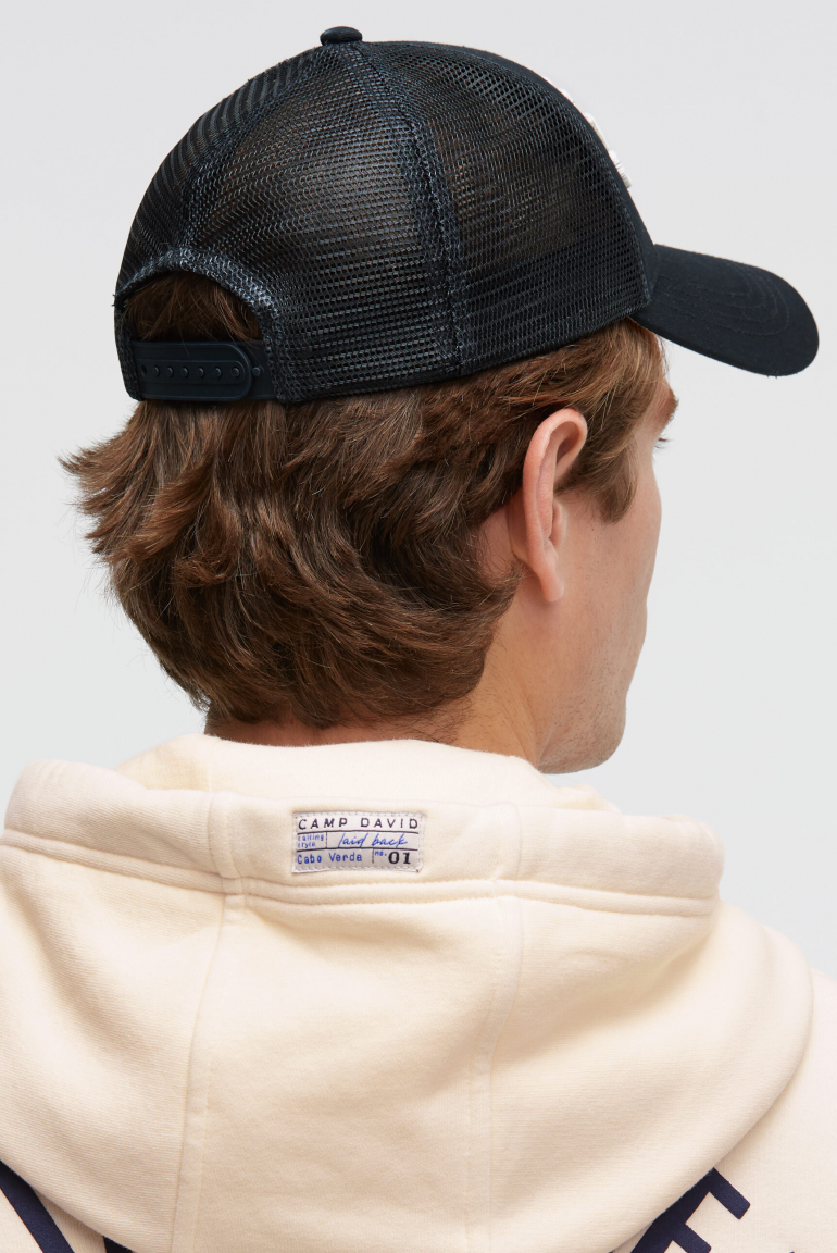 Trucker Cap mit 3D-Logo-Stickerei