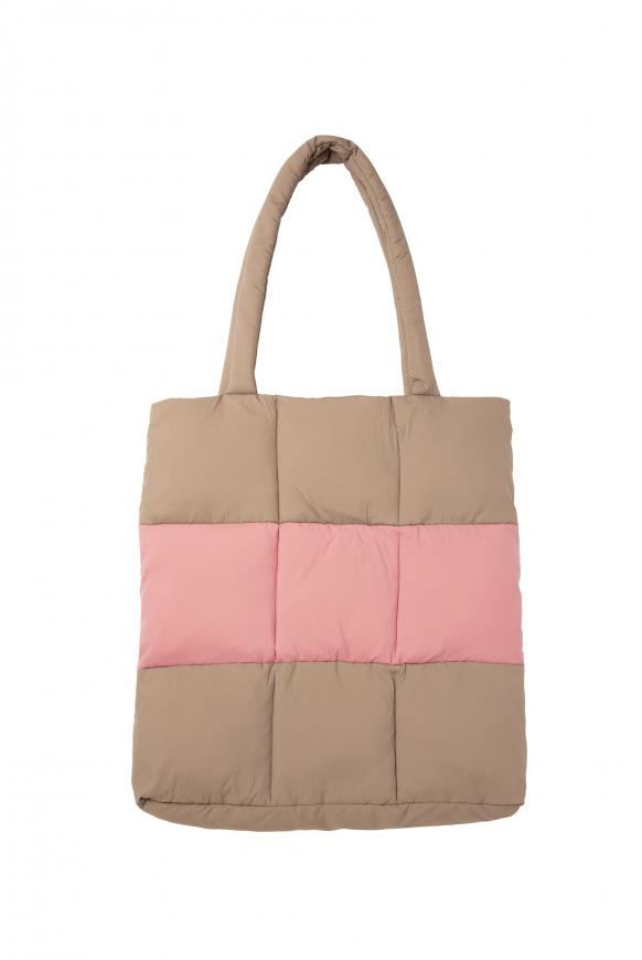 Puffer Bag mit Farbstreifen und Artwork