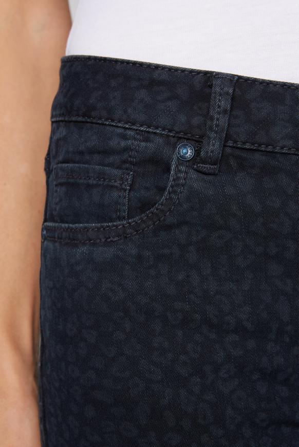Slim Fit Jeans MI:RA mit Leo Print