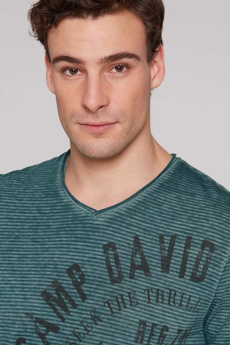 Ausbrenner-Shirt mit V-Neck und Prints