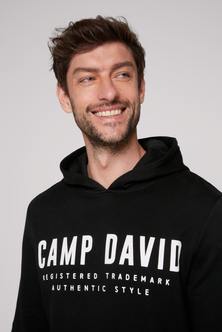 Basic Hoodie mit Logo Print