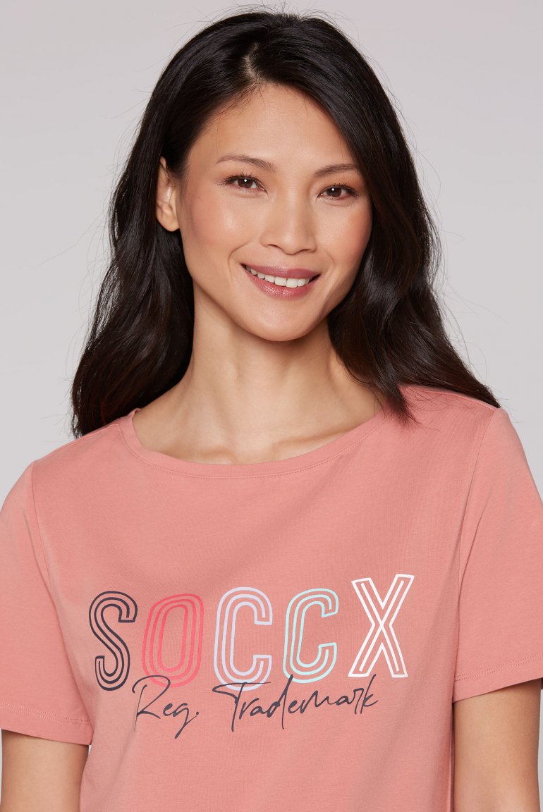 Basic T-Shirt mit U-Boot-Ausschnitt und Logo