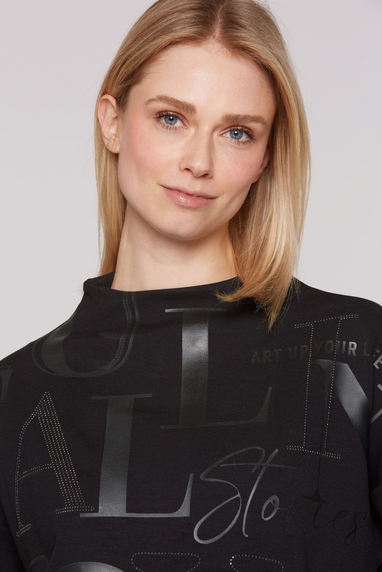 Boxy-Shirt mit XL-Wording und Schmucksteinen