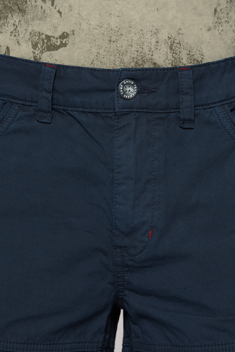 Cargo Shorts mit Beintaschen und Artwork