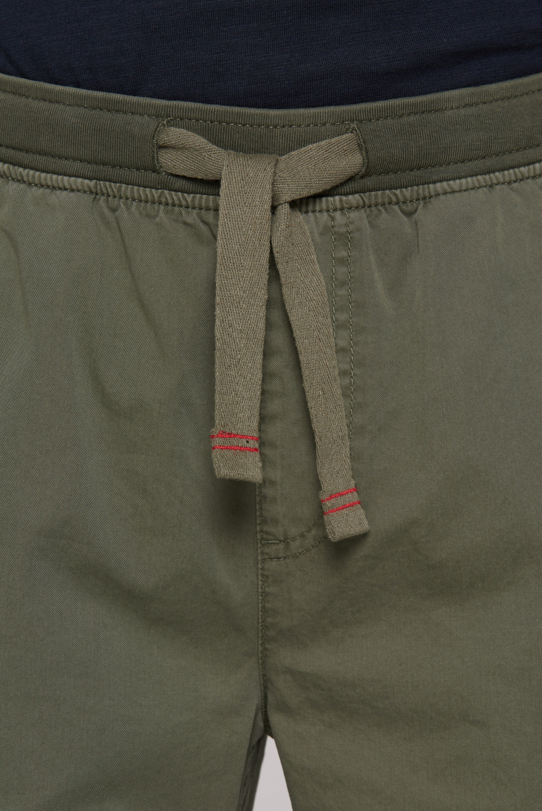 Cargohose im tonigen Materialmix