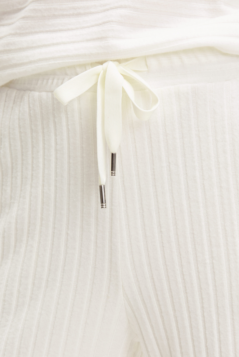 Flauschstrickhose Wide Leg mit Rippstruktur