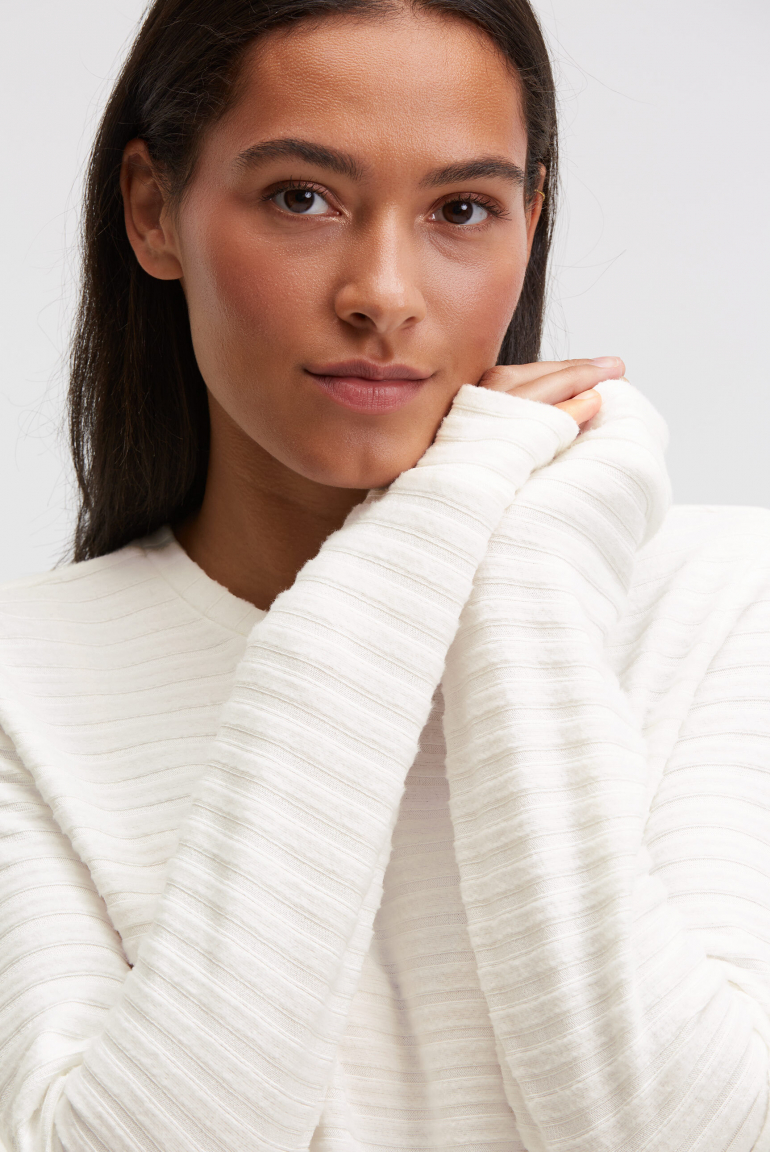 Flauschstrickpullover mit Rippstruktur und Gummizugsaum