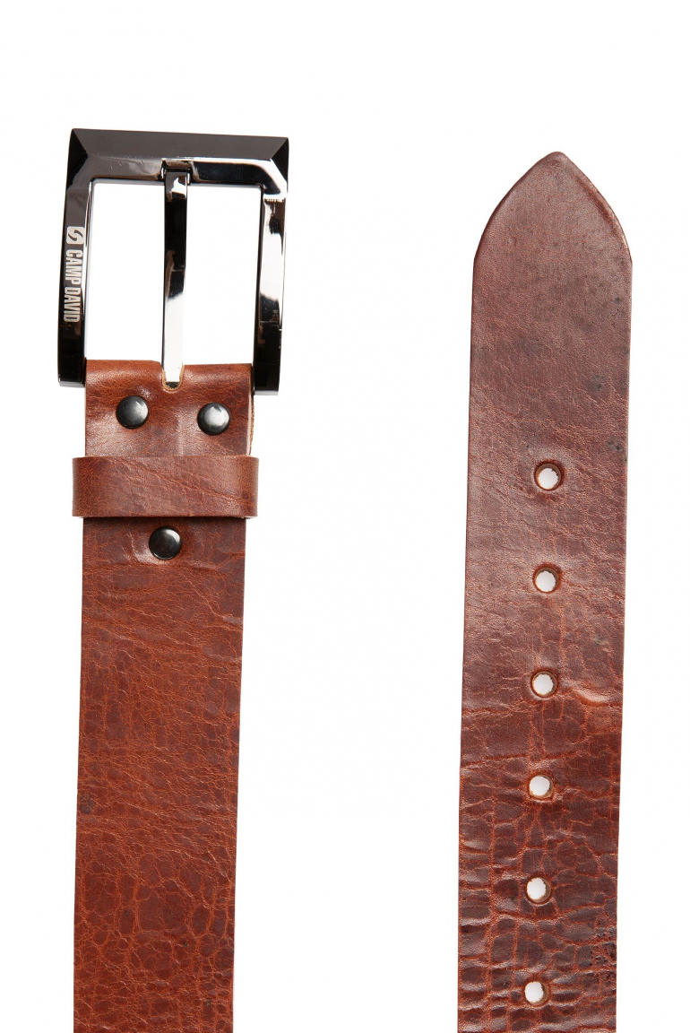Gürtel aus Leder mit Logo auf der Metallschließe