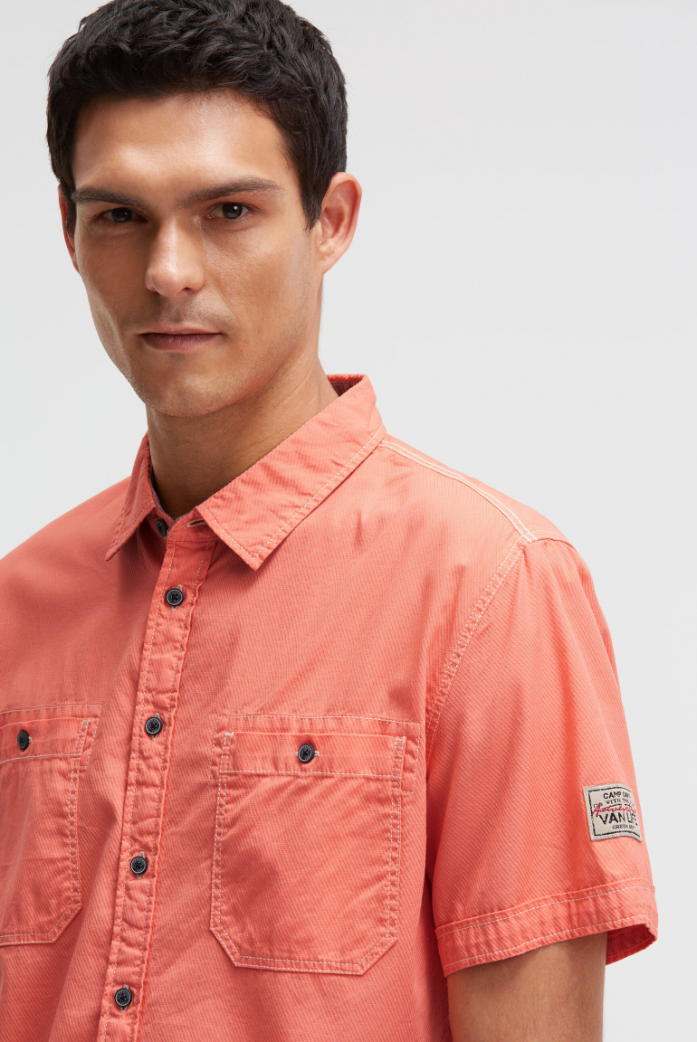 Kurzarmhemd mit diagonaler Dobby-Struktur