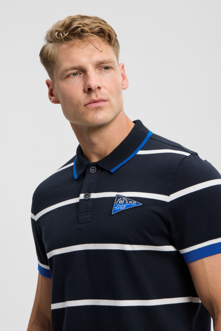 Kurzarmpolo mit Streifen-Design