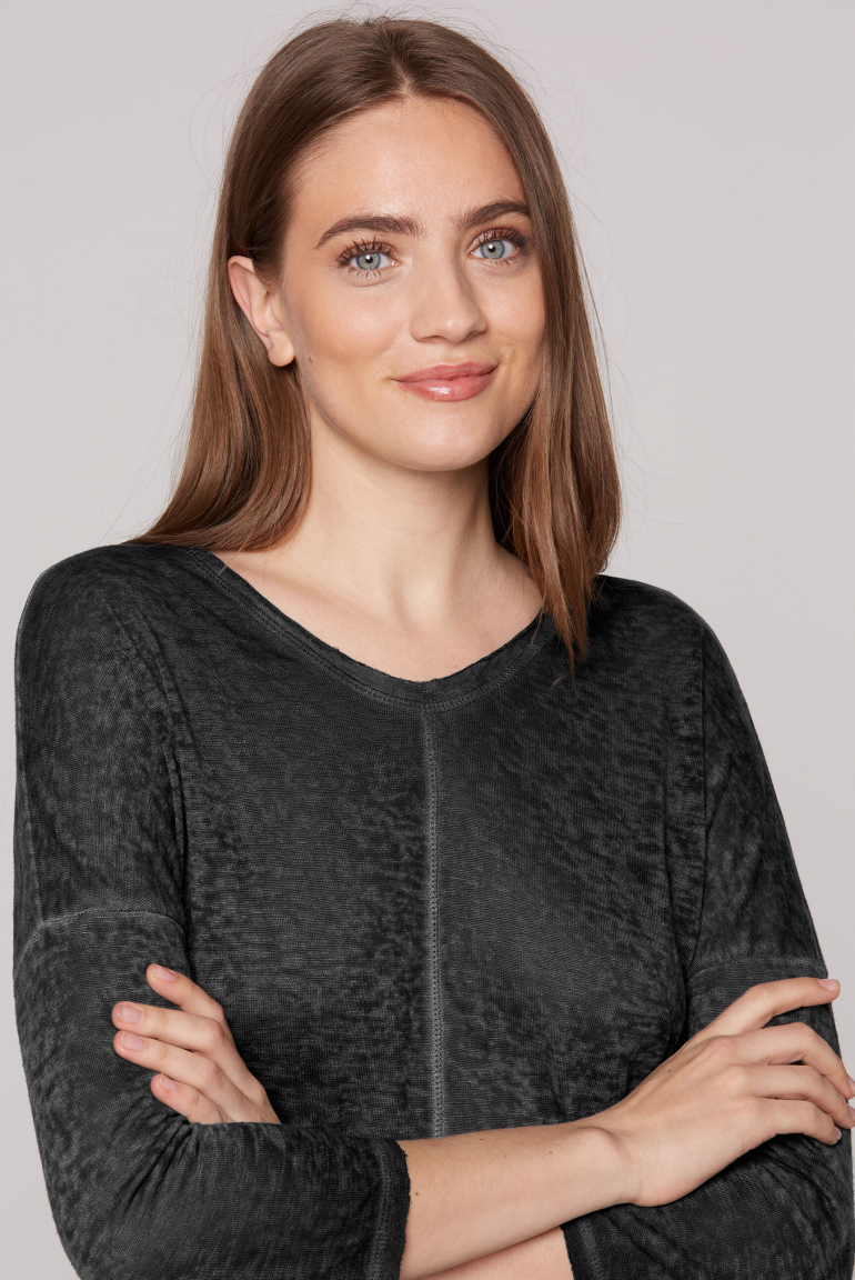 Leichtes V-Shirt mit Mesh-Details