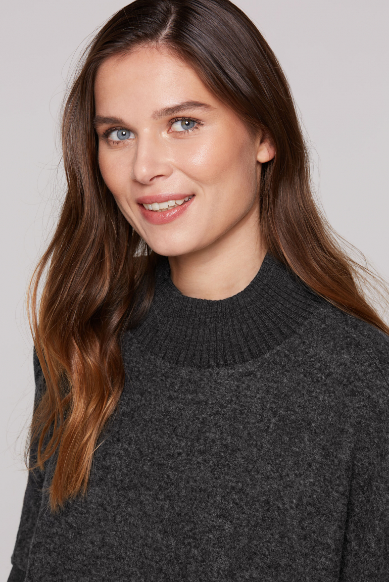 Oversized Pullover mit Stehkragen und Taschen