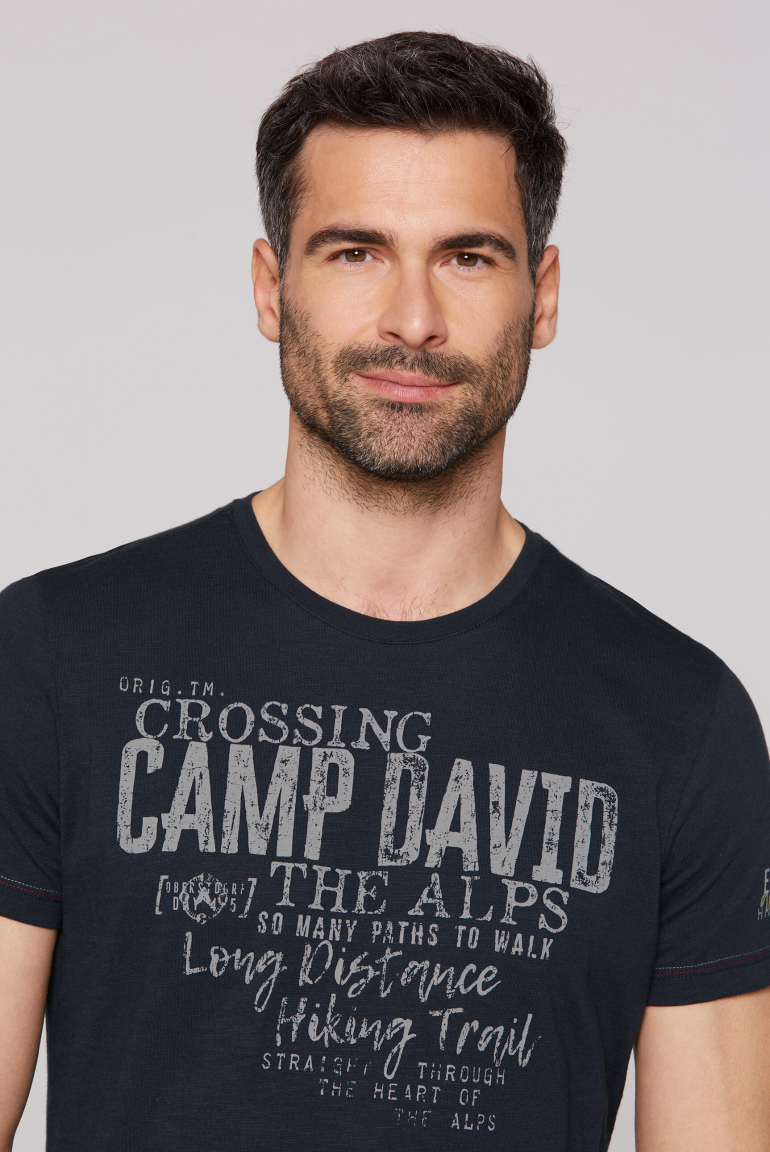 Rundhalsshirt mit Label Prints