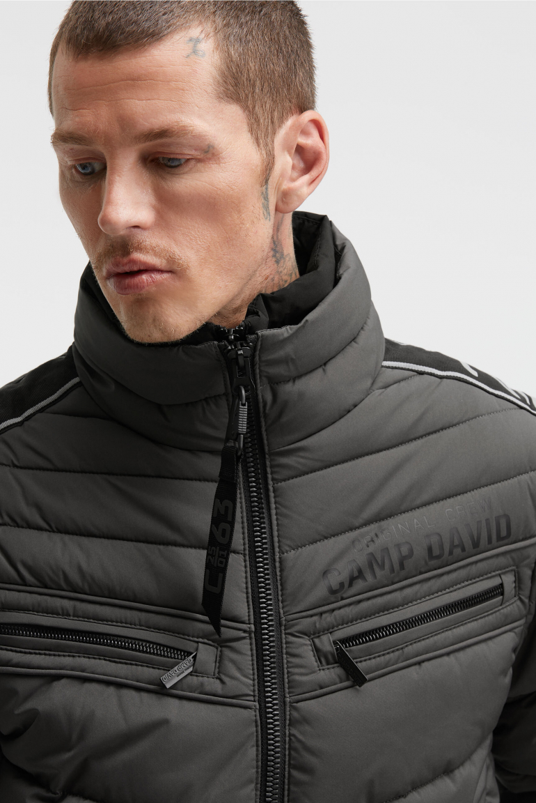 Steppblouson mit Doppelkragen und Logo-Tapes