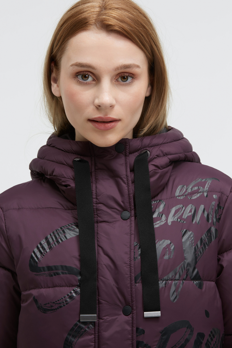 Steppmantel mit Kapuze und Logo Prints