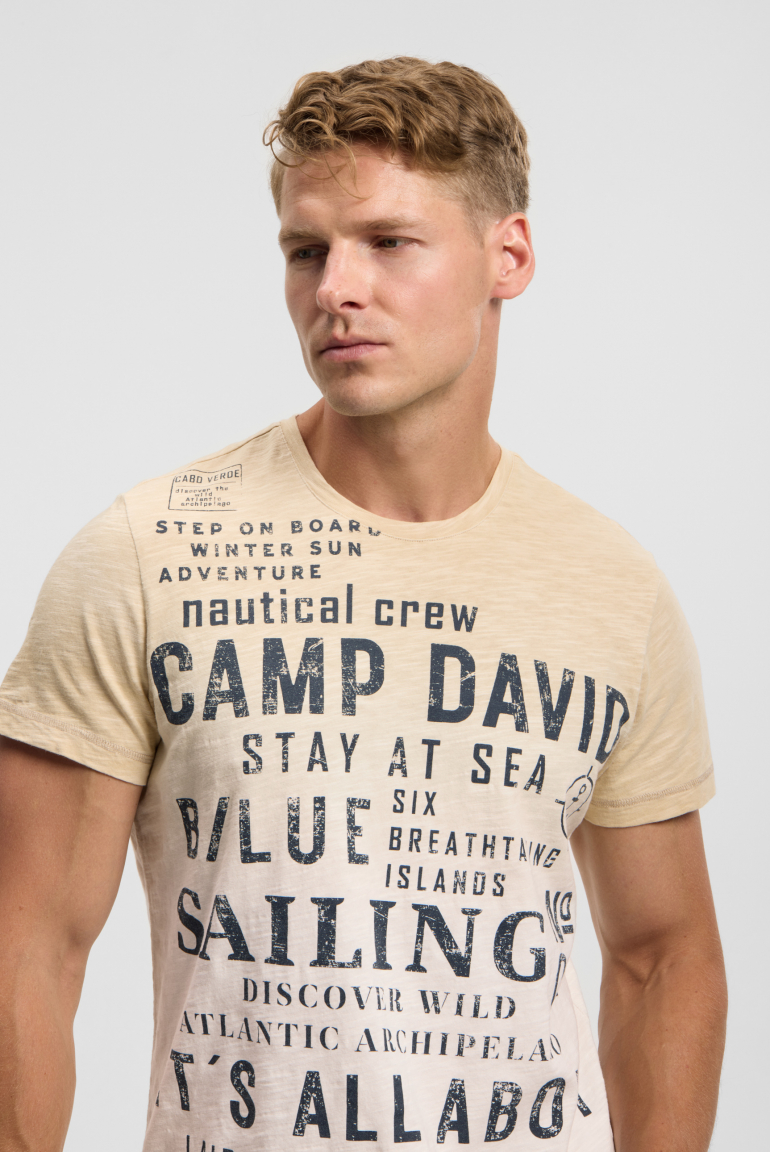 T-Shirt Dip Dye mit Wording Prints