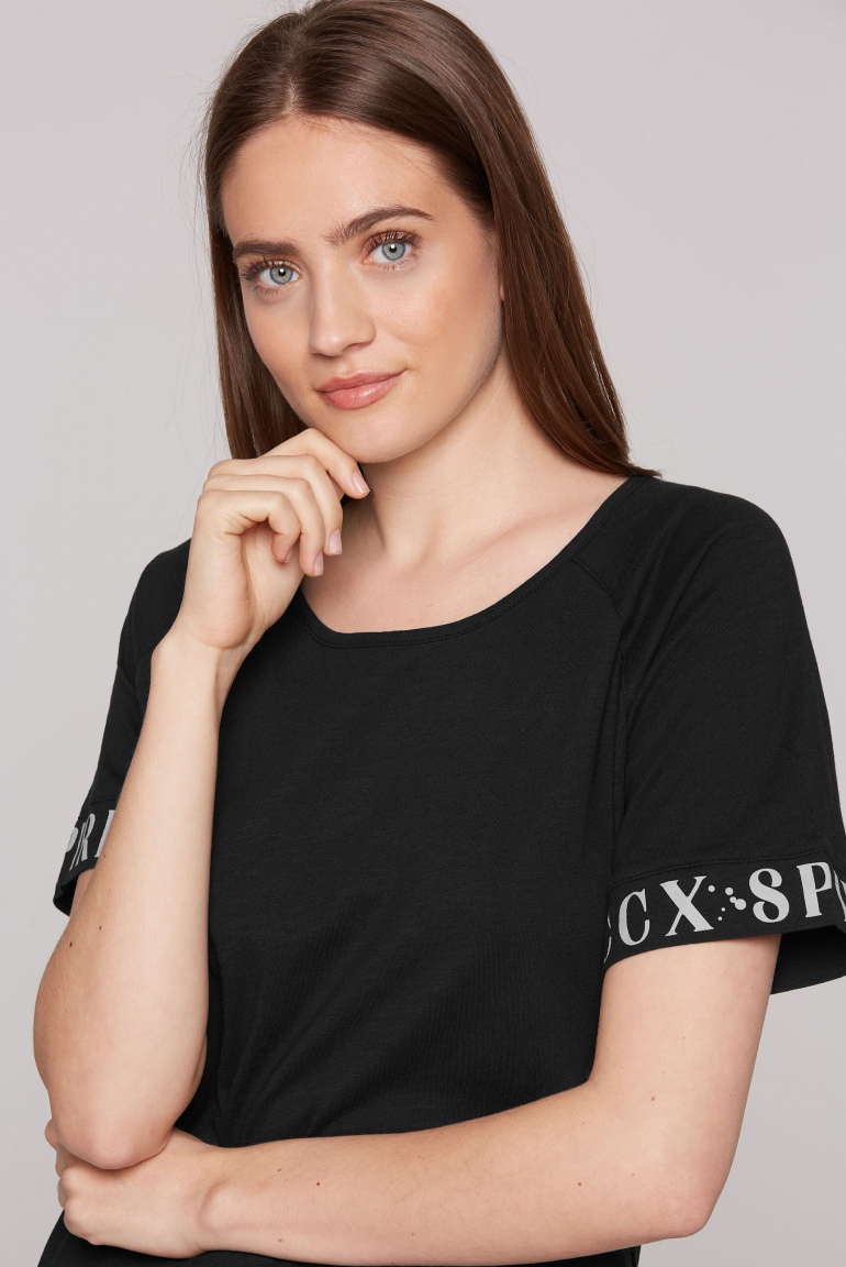 T-Shirt-Kleid mit Logo-Saum am Ärmel