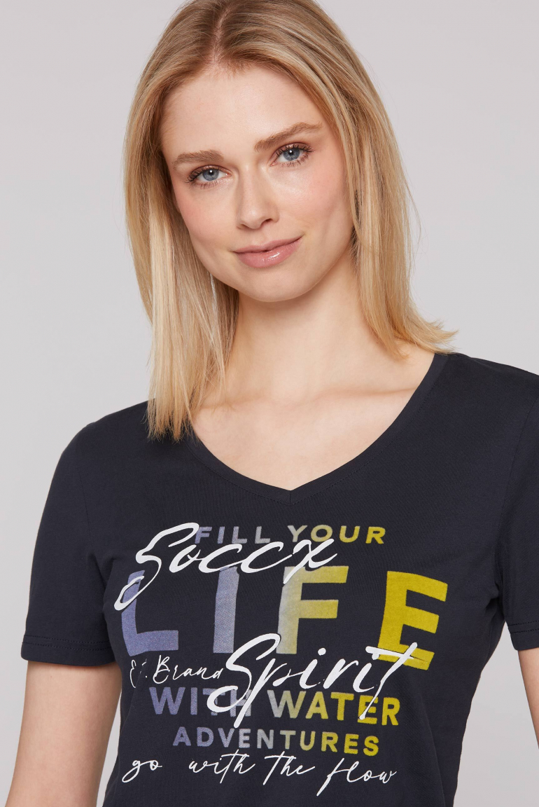 T-Shirt mit V-Ausschnitt und Artwork