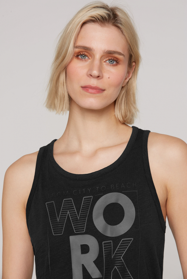 Top mit Artwork und Rücken-Cut-Out