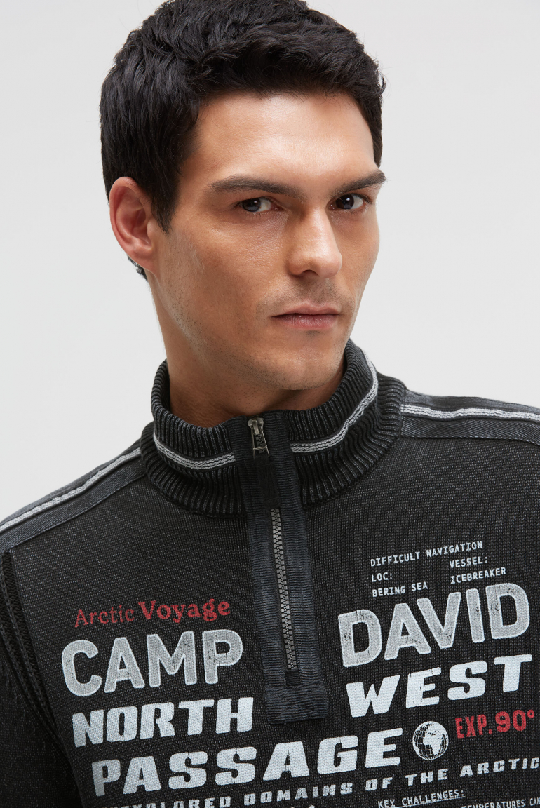 Troyer-Pullover mit Zipper, Tapes und Prints