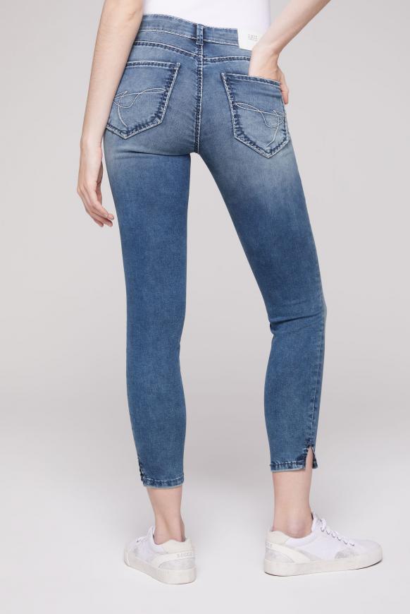 Jeans MI:RA mit zweifarbigen Nähten